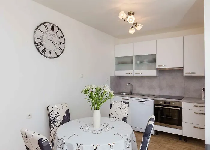 White Rose Apartment