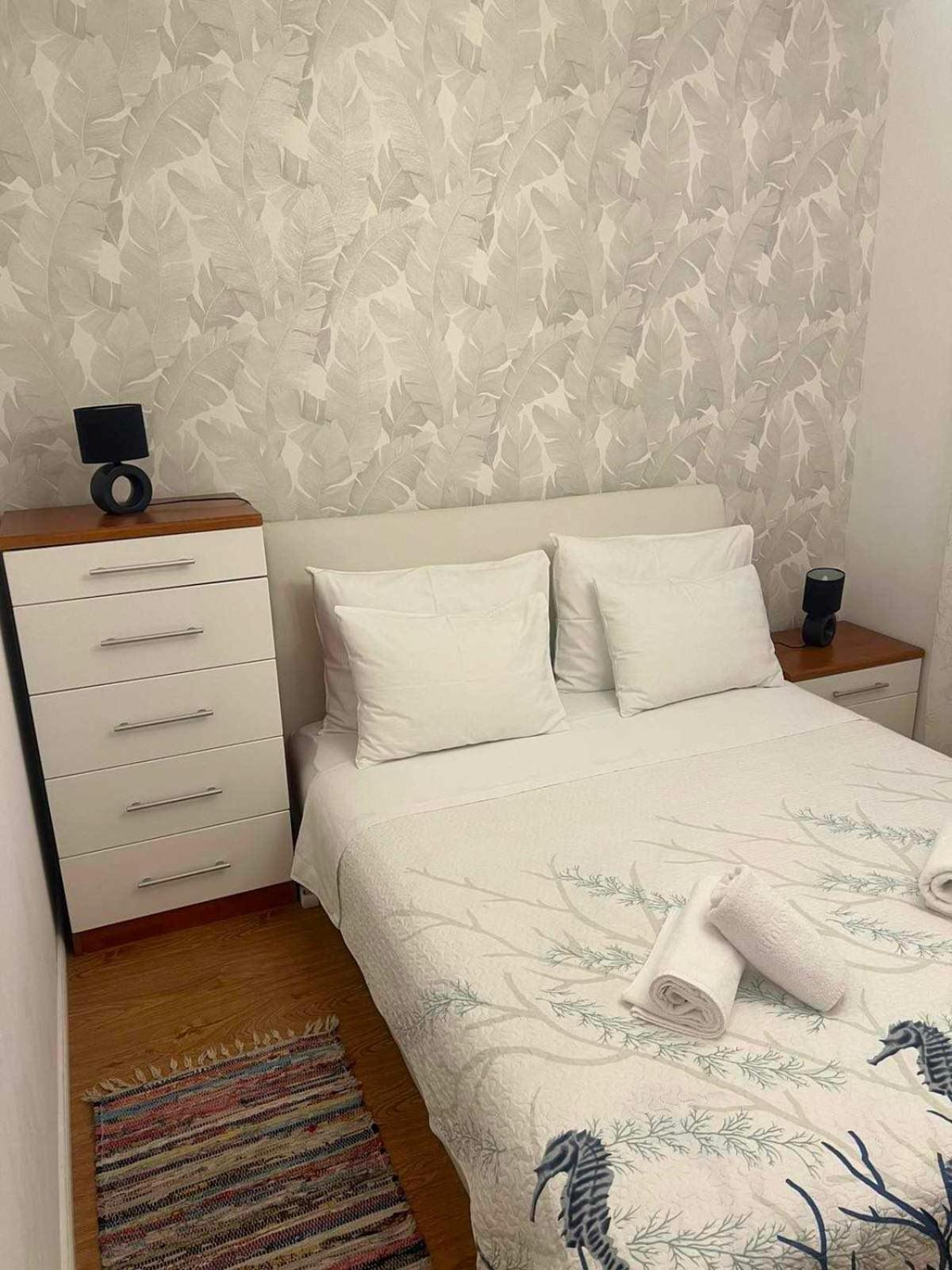 White Rose Apartment